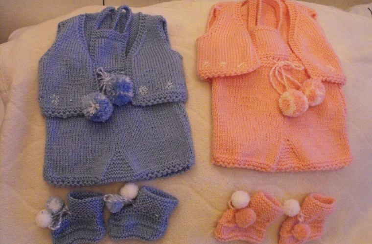 ръчно плетени бебешки комплекти